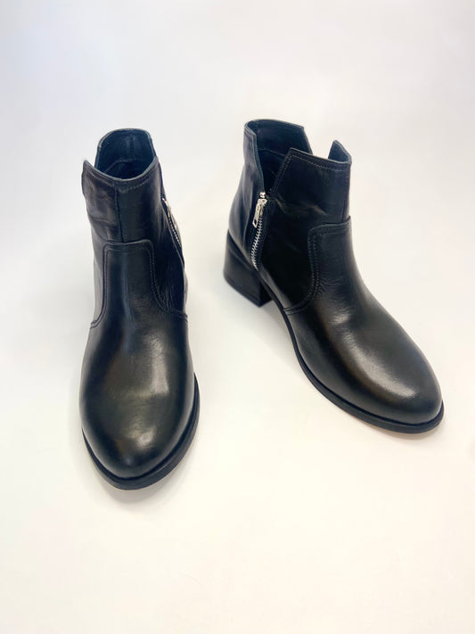 Viena Cuero Negro